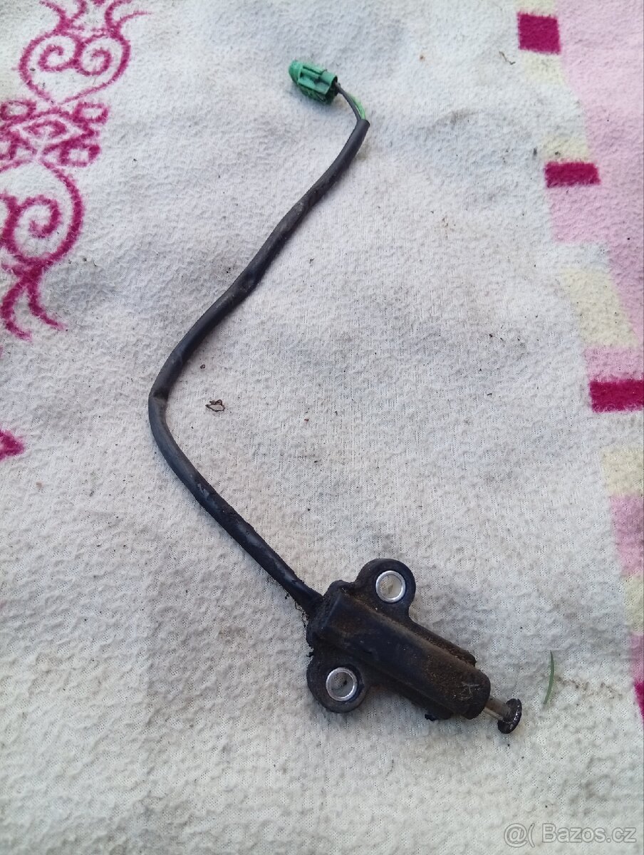 2008 Suzuki burgman 200 Čidlo bočního stojanu - 2