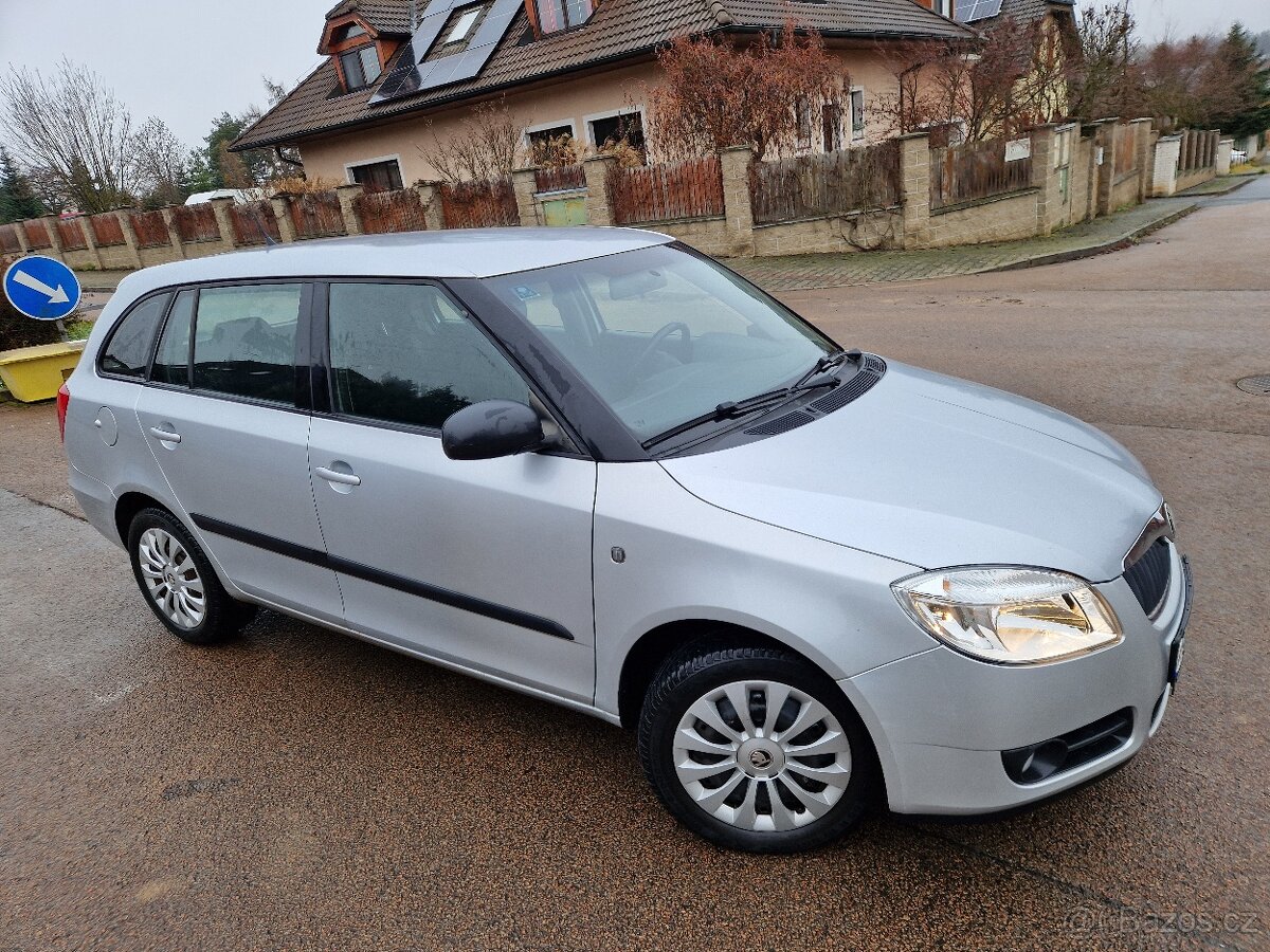 Škoda Fabia 1.4 16V benzin 63 kw - původ ČR - top výbava - 2
