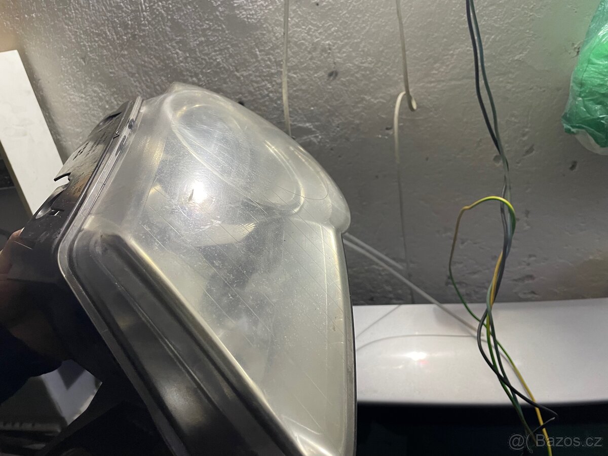 Prodám přední světla VW Passat B6 – halogen - 2