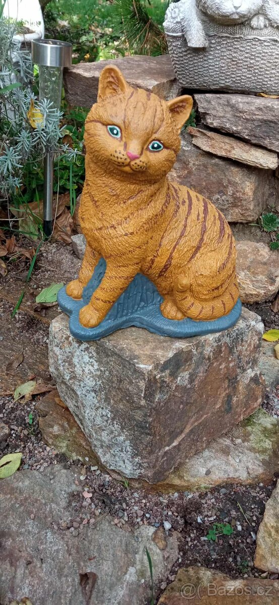 Zahradní dekorace- Sedící kočička - 2