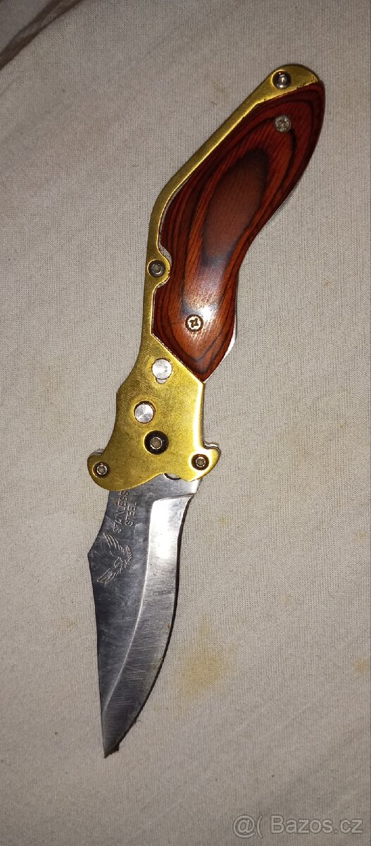 Vystřelovací nůž zálesák. - 2