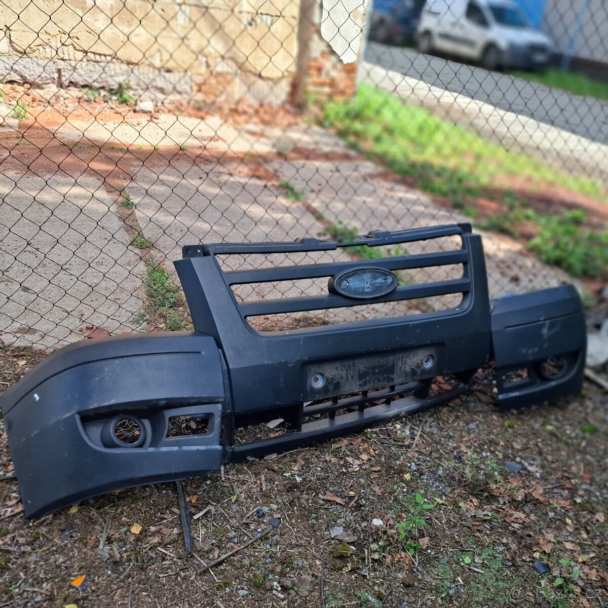 FORD TRANSIT PŘEDNÍ NÁRAZNÍK ORIGINÁL r. 2010 - 2