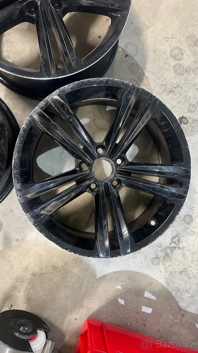 3x alu kola R 18 pro Volkswagen Tiguan (černá) - 2