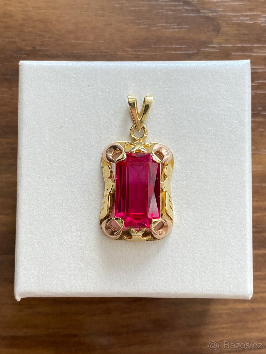 Zlatý přívěsek - 2