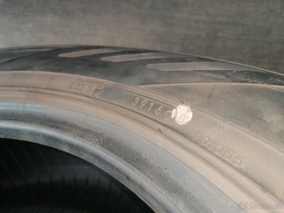 Pneu 225/65 R17 - 2