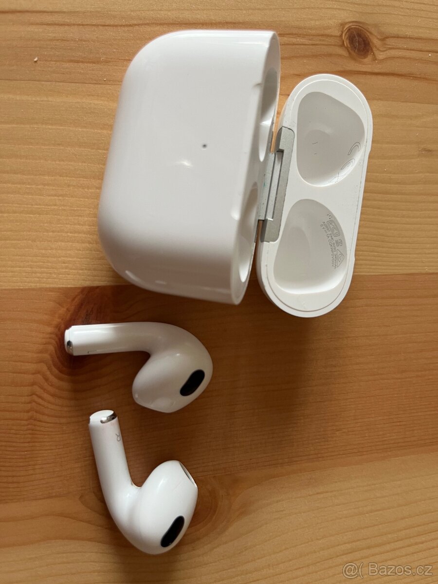 Apple Airpods 2022-3. generace - 2