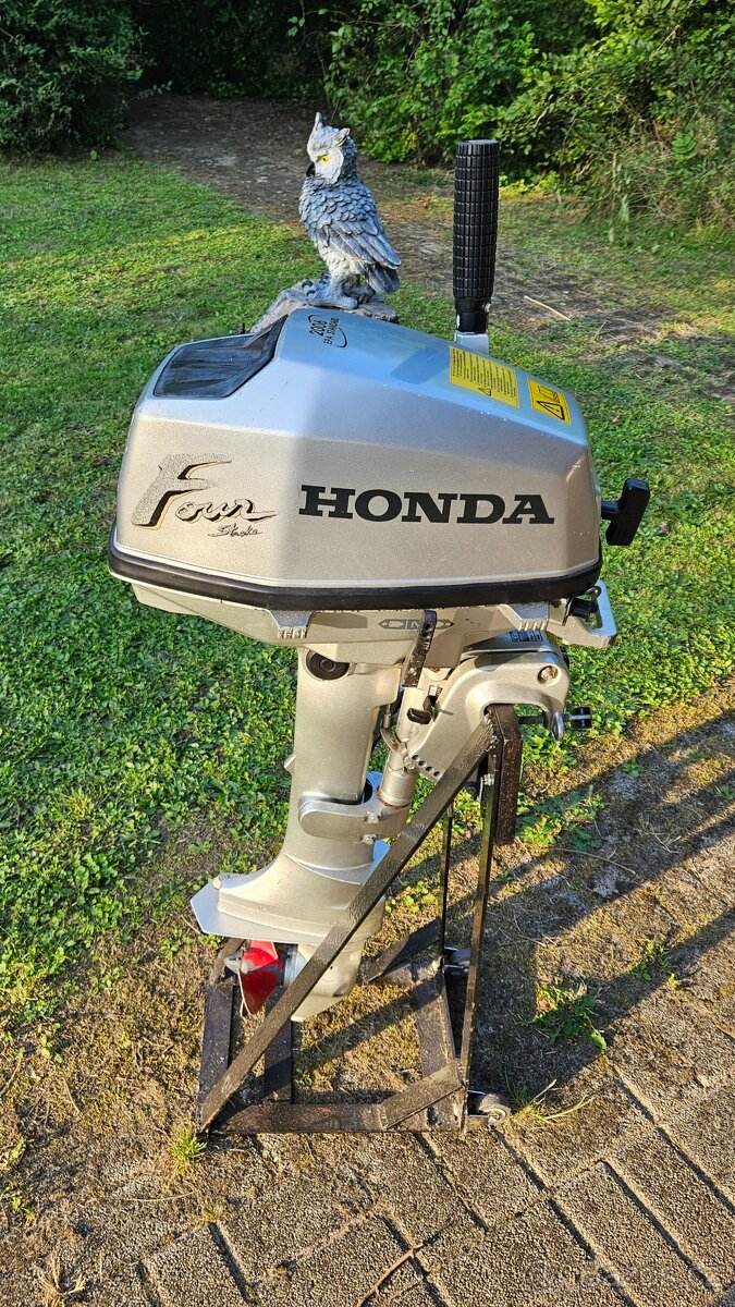 Lodní motor (4-takt, 3,7kW) - 2