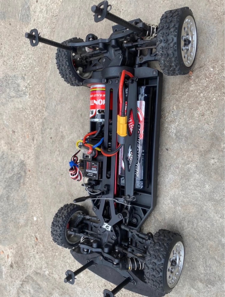 Lancia delta s4 1:10 rc model - 2