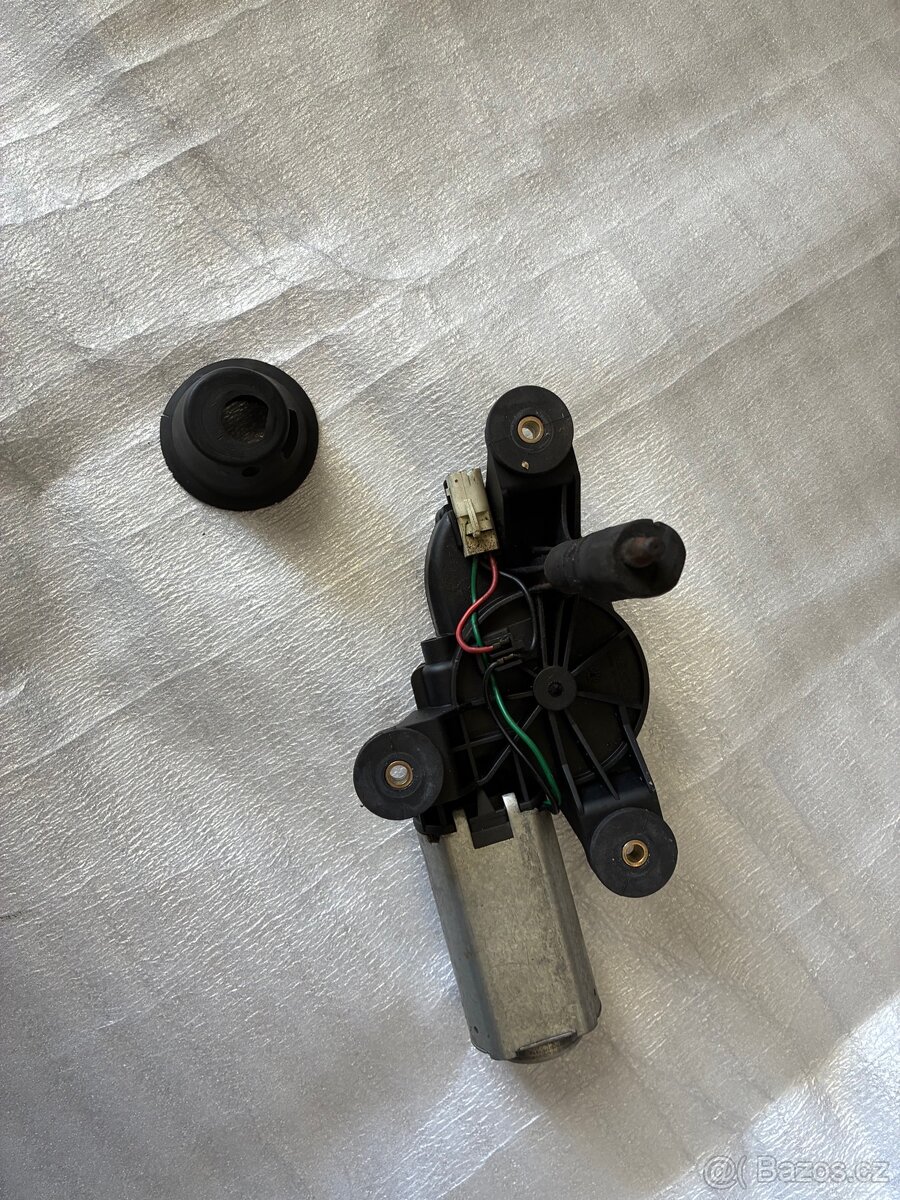 alfa 147 zadní stěrač motor - 2