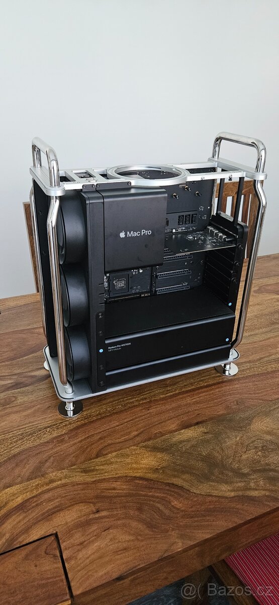 Prodám Mac Pro 7.1 2019 - 2