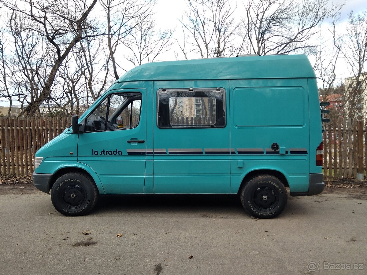 Mercedes-Benz La Strada obytný - 2