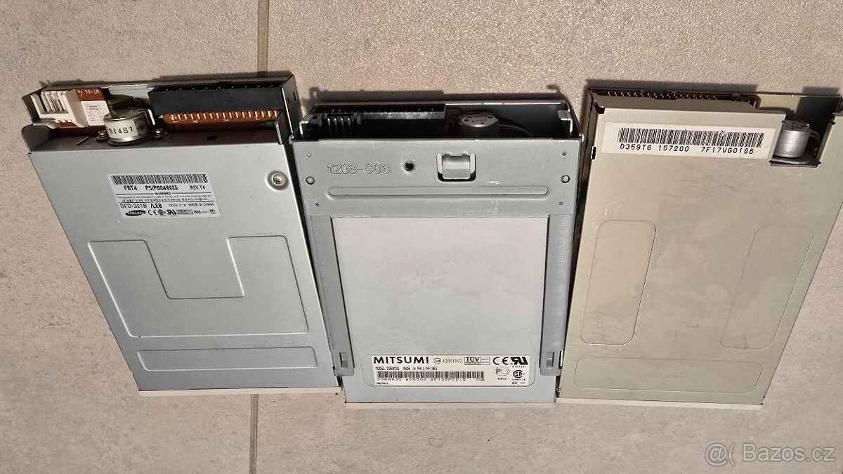 Disketová mechanika 3,5'' 3 kusy - 2