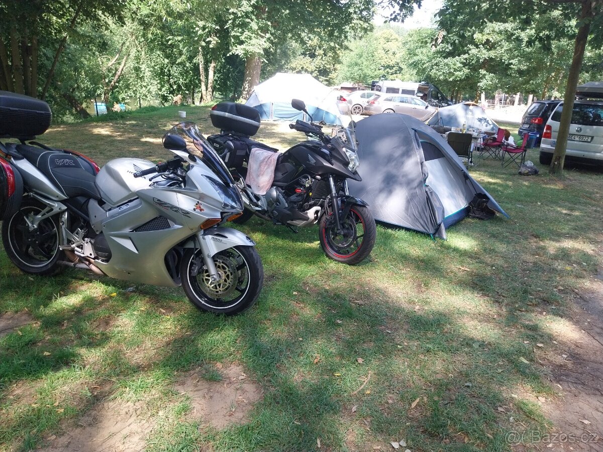 PRODÁM vfr 800 vitec - 2