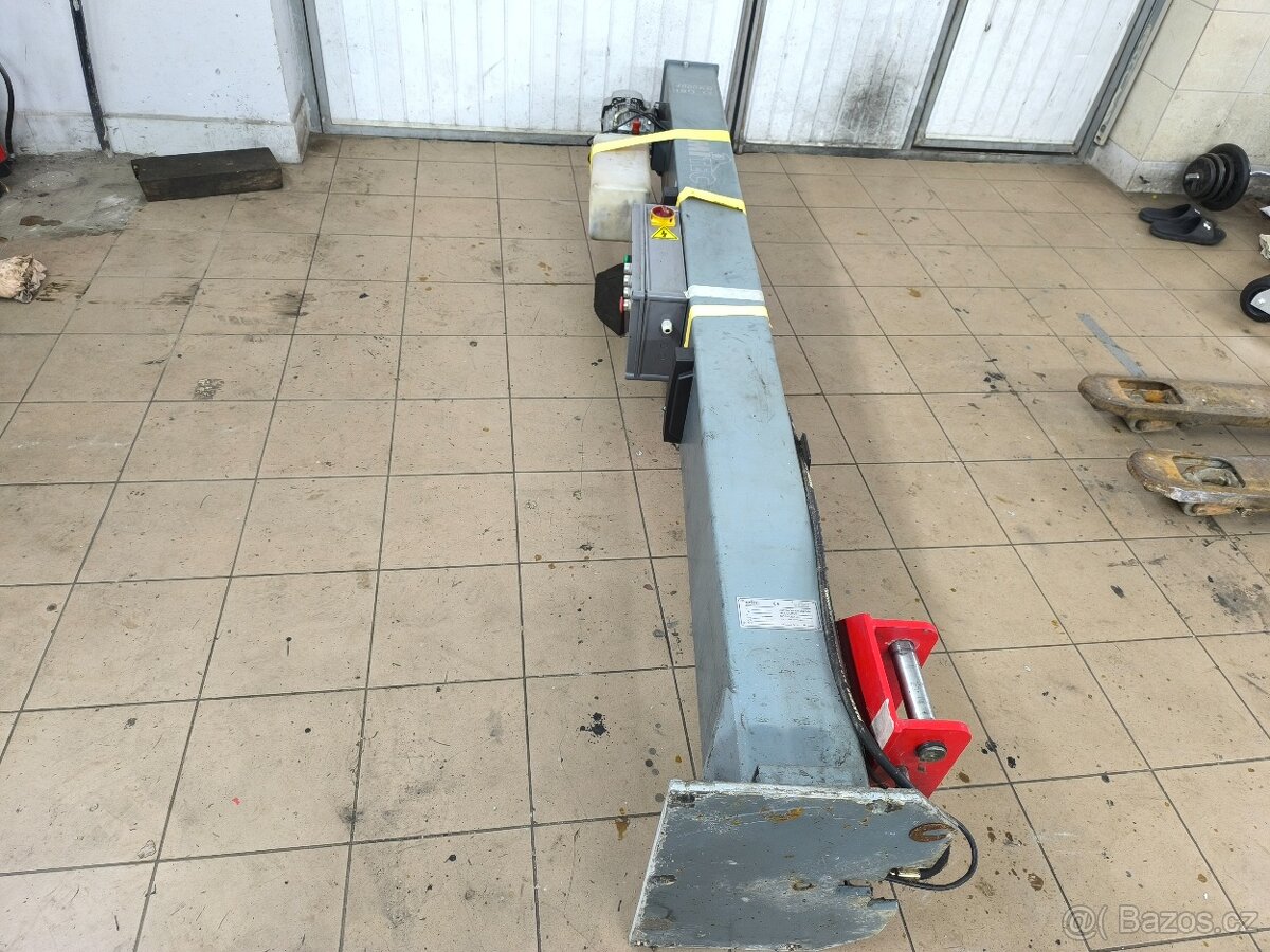 Prodám zvedák 4t - 2
