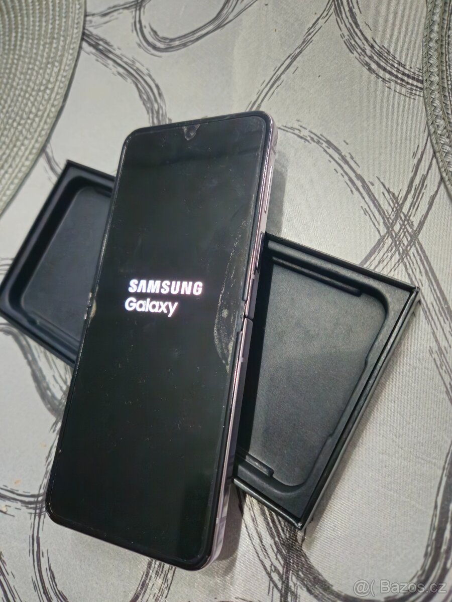 Samsung Galaxy Z Flip 5 8/256. - 2