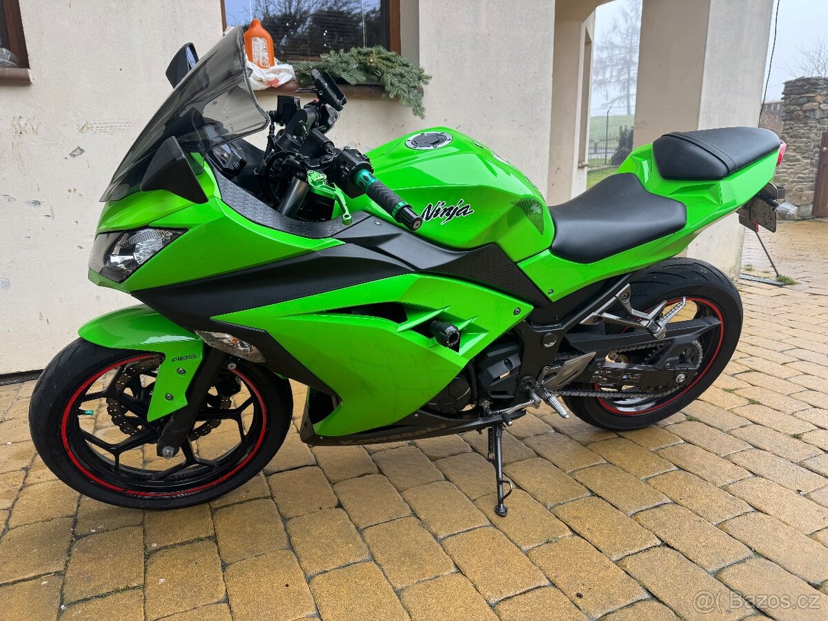 Kawasaki ninja 300 - 2