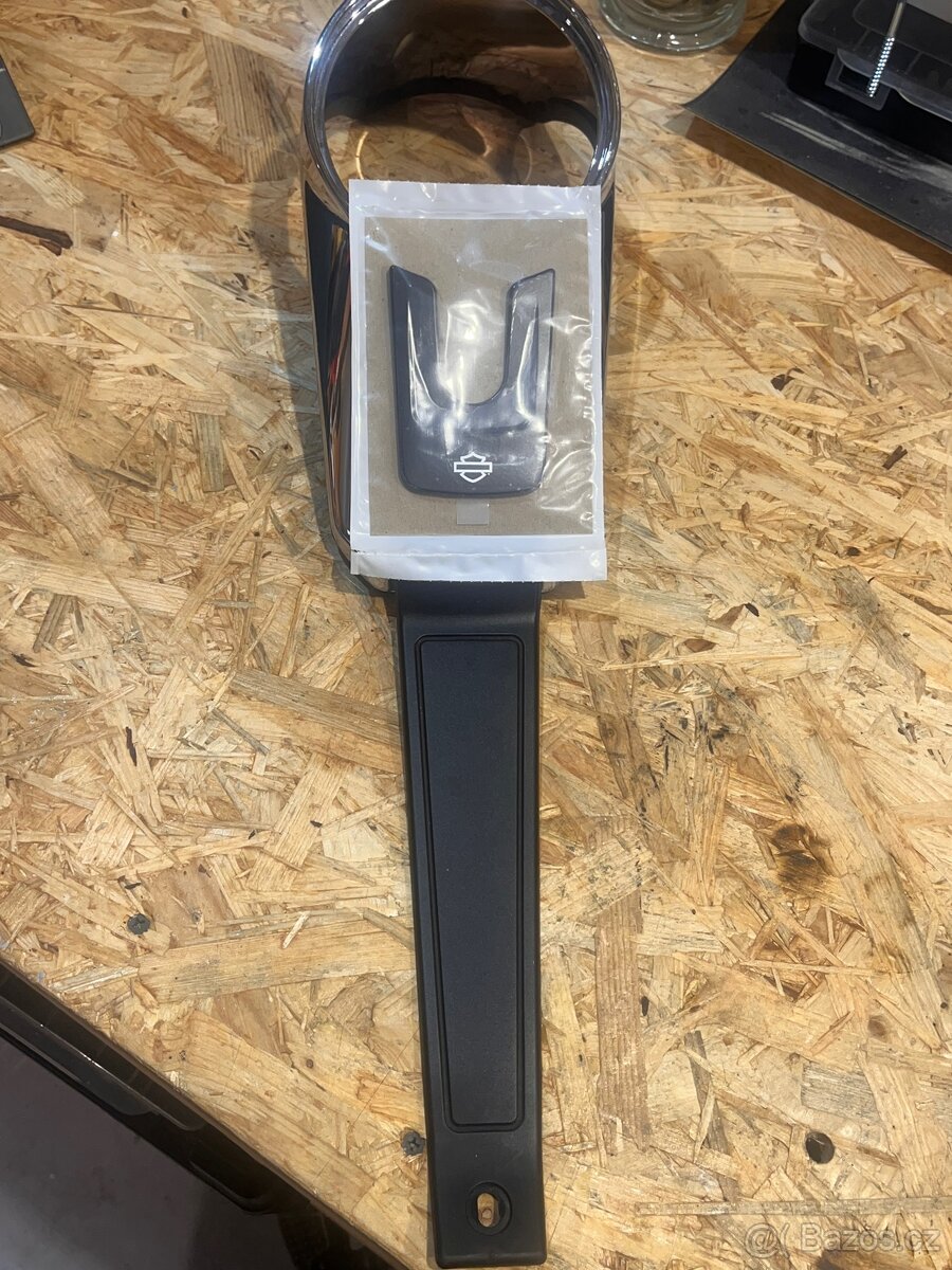 Harley Davidson kryt tachometru - 2