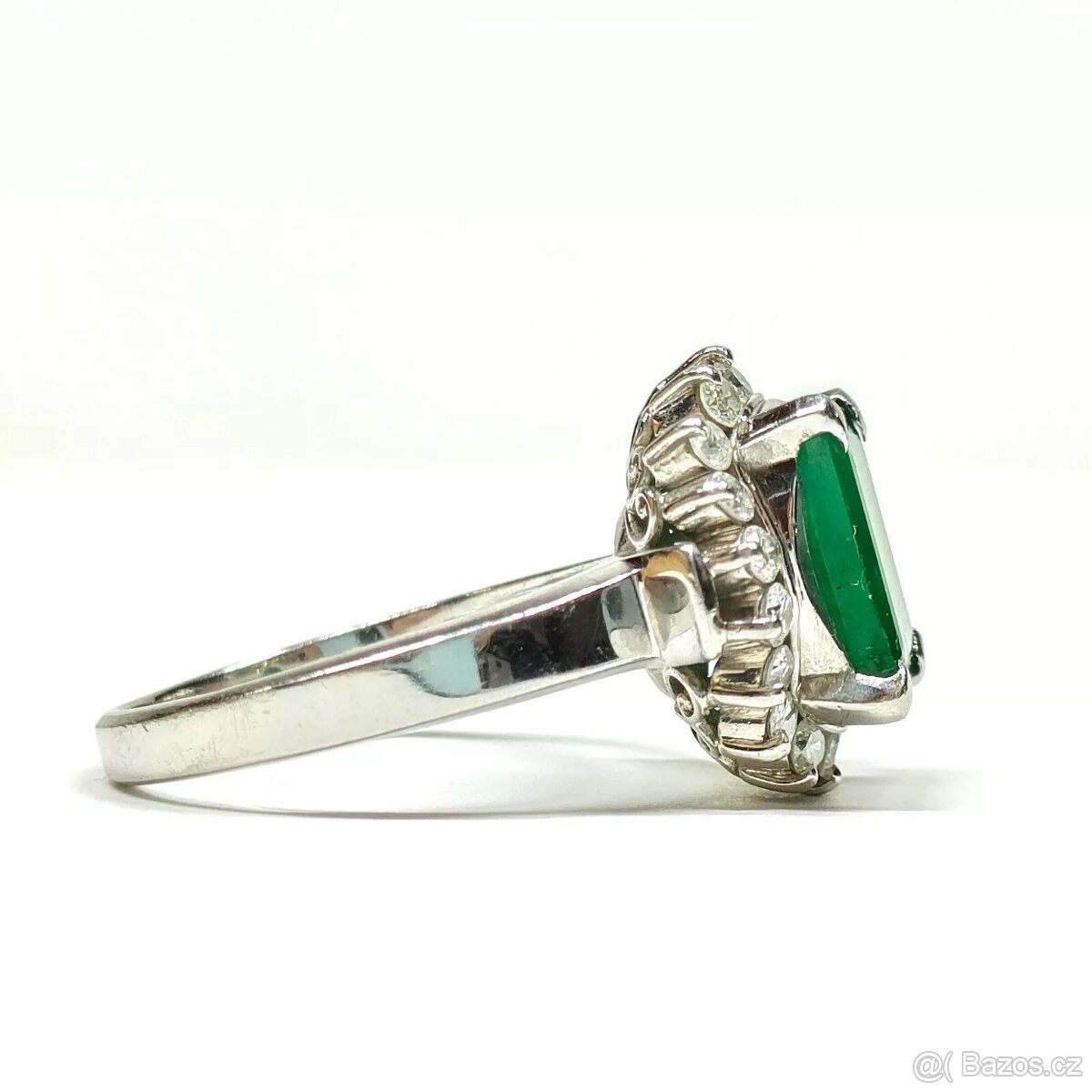 LUXUSNÍ PLATINOVÝ DIAMANTOVÝ PRSTEN SE SMARAGDEM - 2