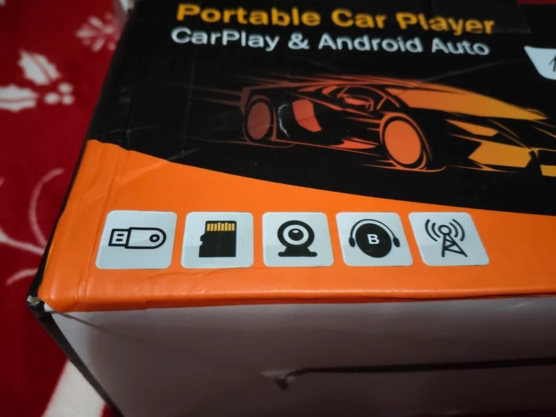 Multimediální panel do auta - 2