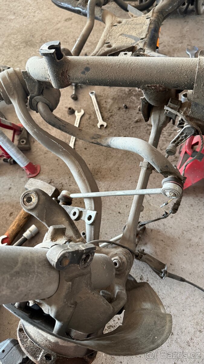 Díly náprav, tlumiče e39 540i - 2