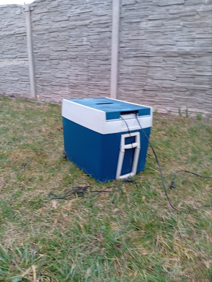 Prodavam Ledníčka do auta na 220 wolt - 2