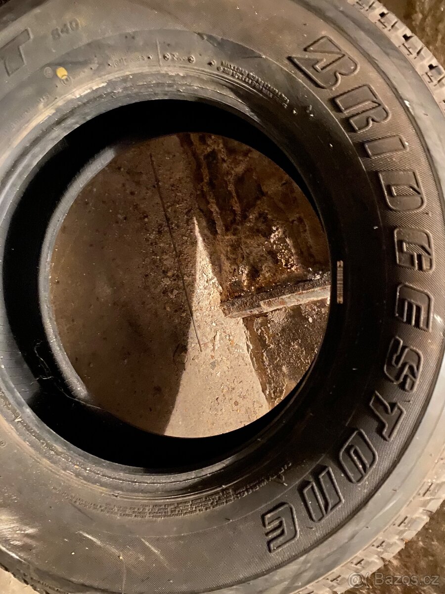 Zimní pneu 265/65/17 - 2