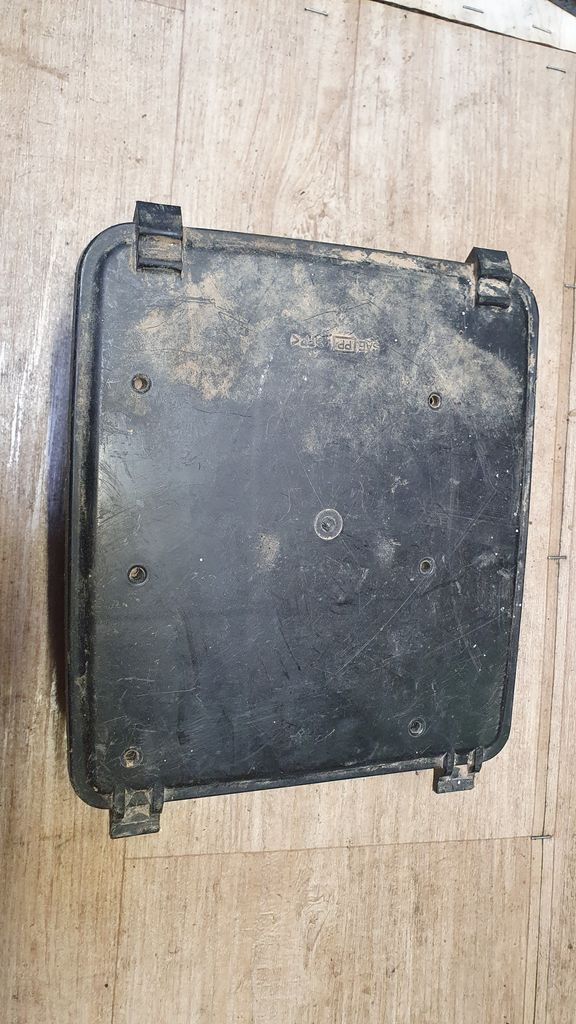 Kryt airboxu SUZUKI LT-Z400 - 2