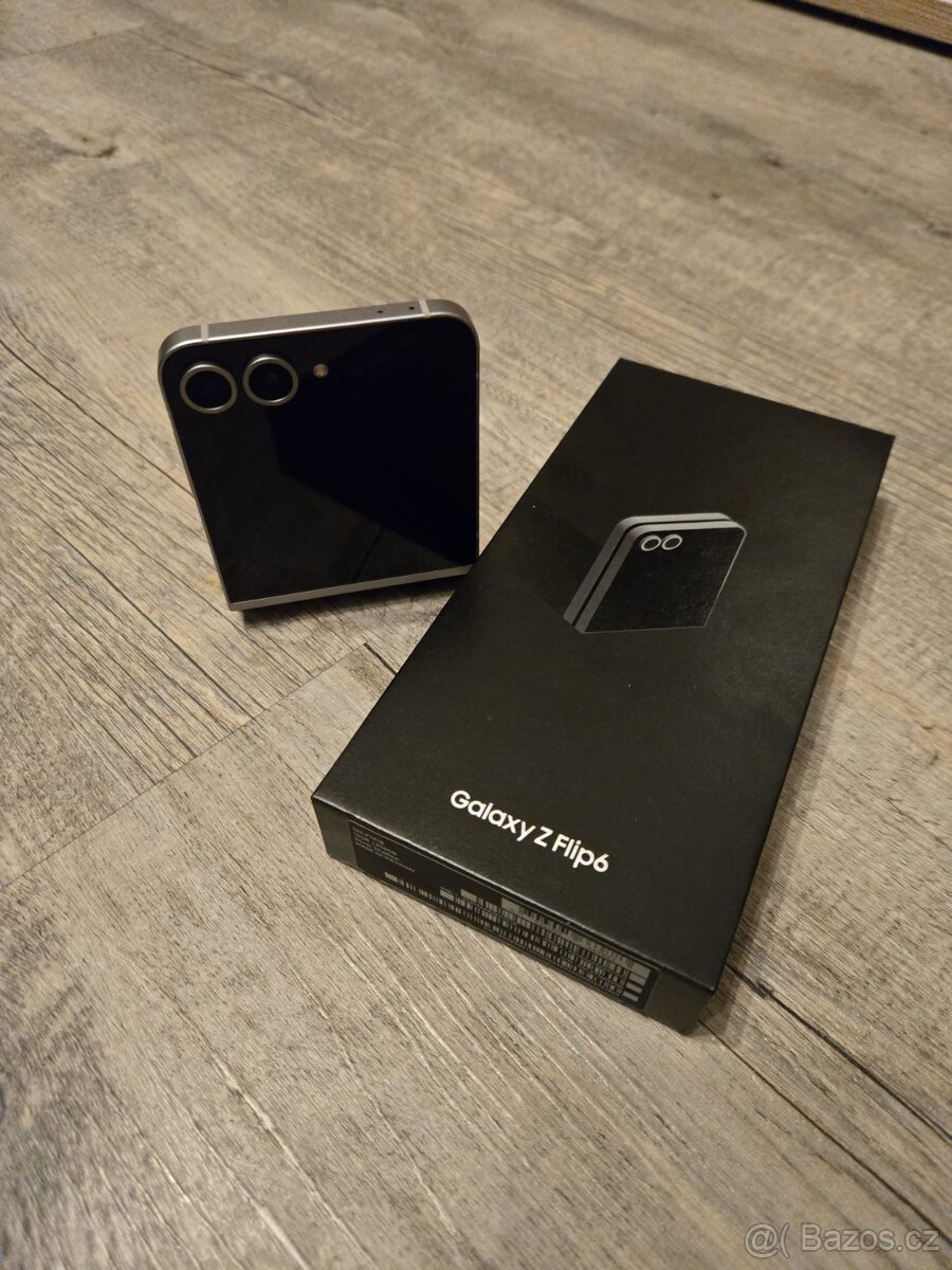 Samsung Z Flip6 - 256GB - 2