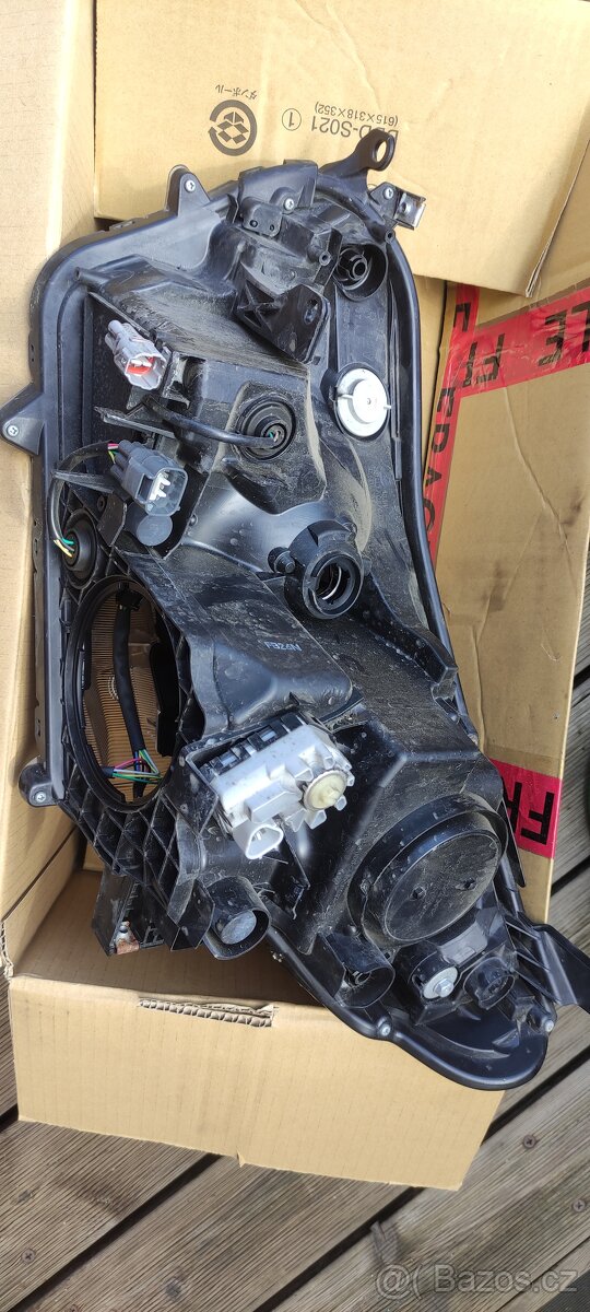 Toyota RAV4 pravé světlo. - 2