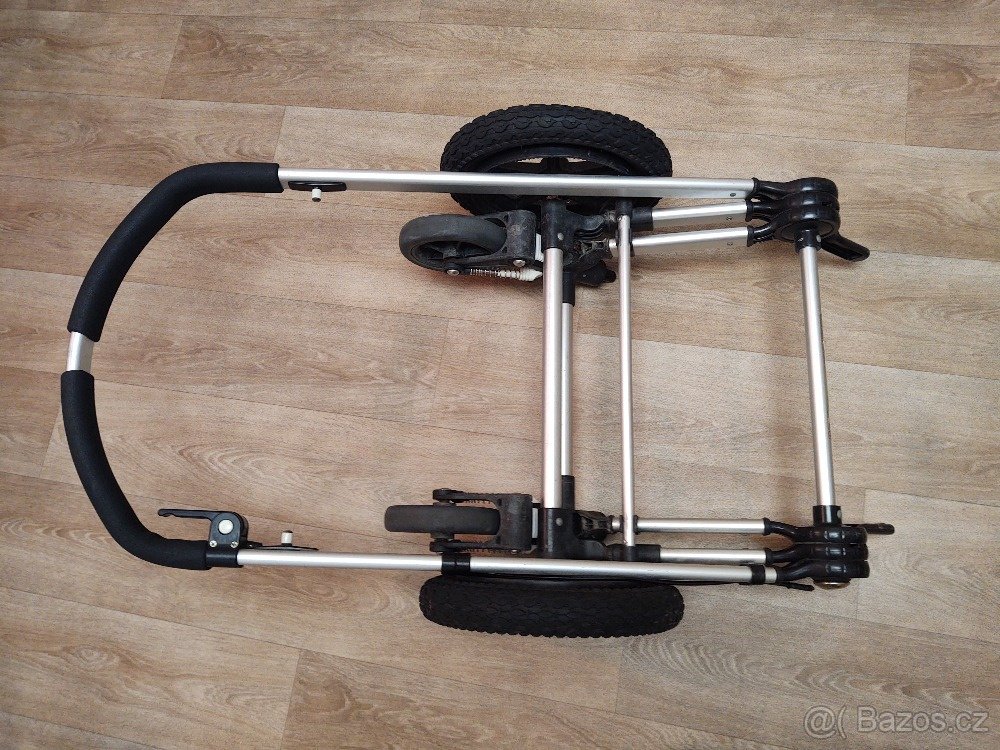 Bugaboo frog - 2