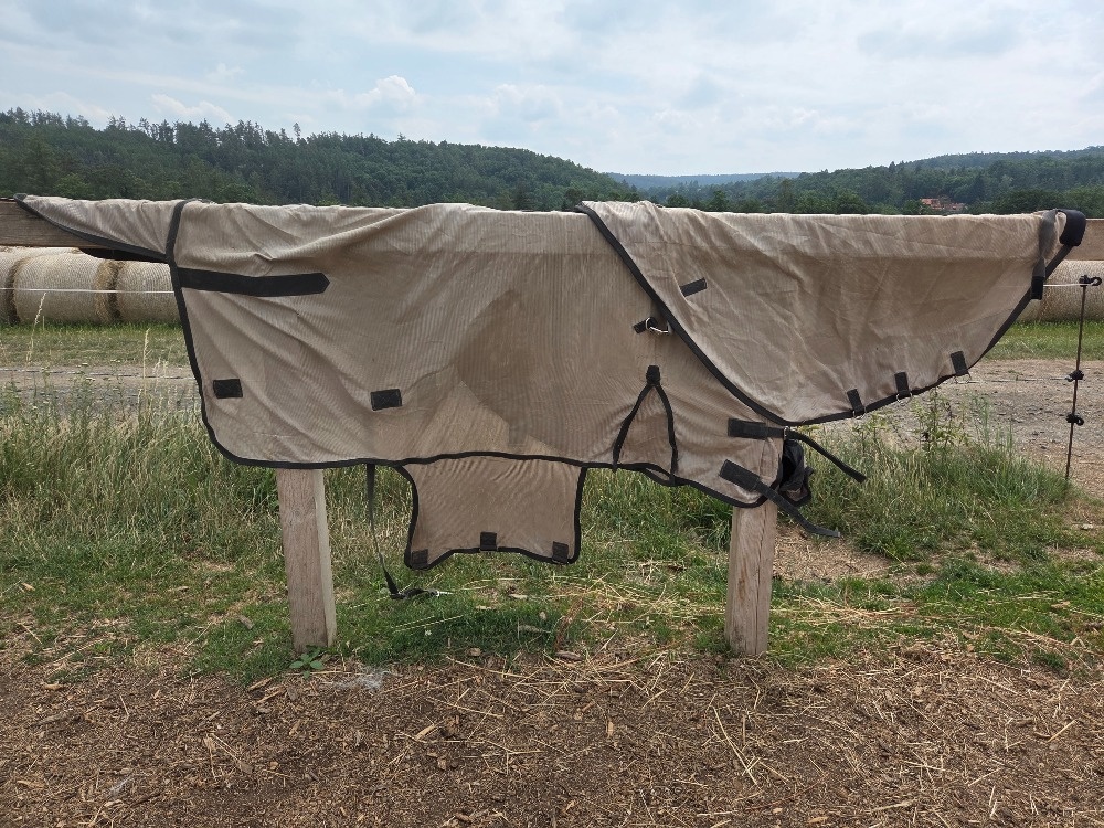 Deka proti hmyzu Decathlon vel. 115 - 2