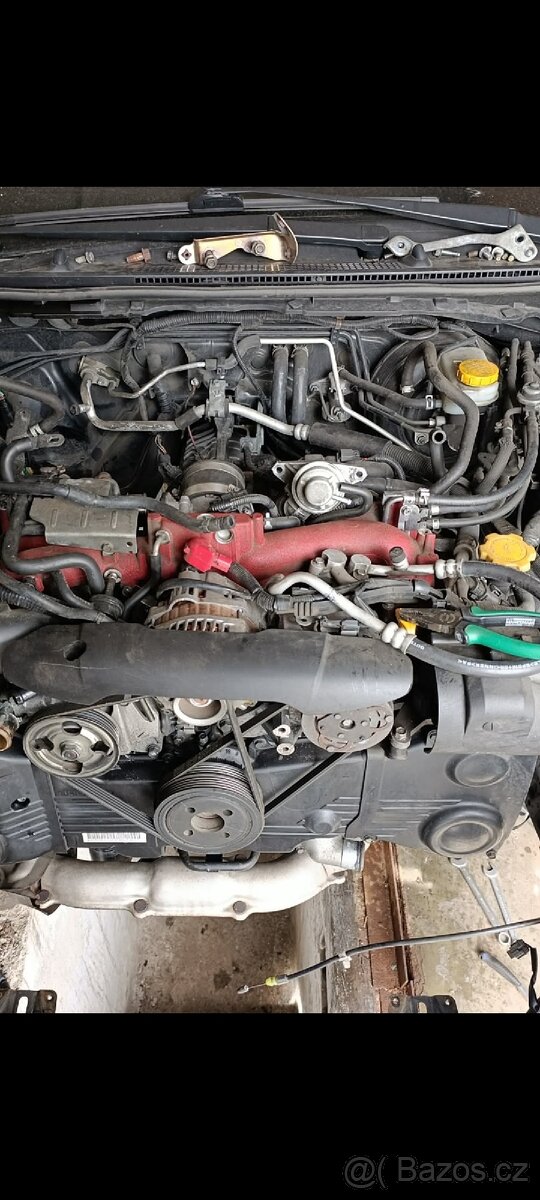 Subaru Impreza WRX sti motor - 2