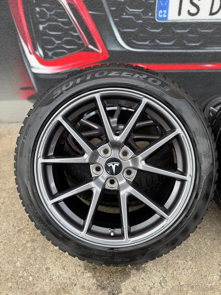 ZIMNÍ ALU SADA TESLA 3 R18 - 2