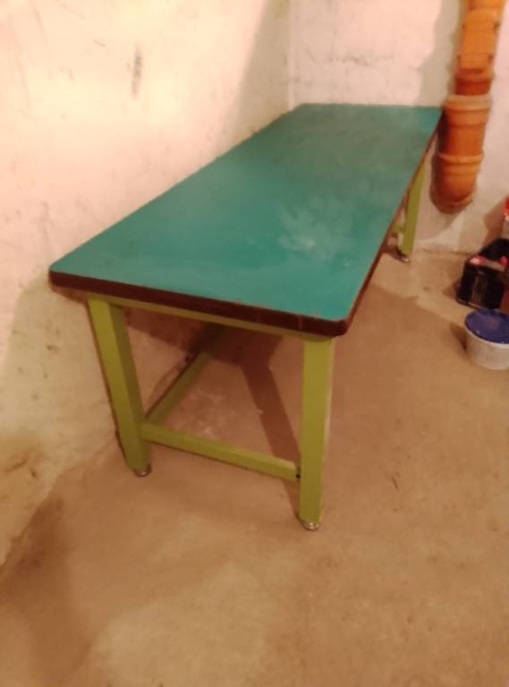 Prodám dílenský pracovní stůl - 2