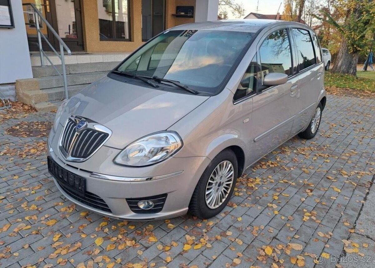 Lancia Musa 1,4 i Comfort benzín manuál 66 kw - 2