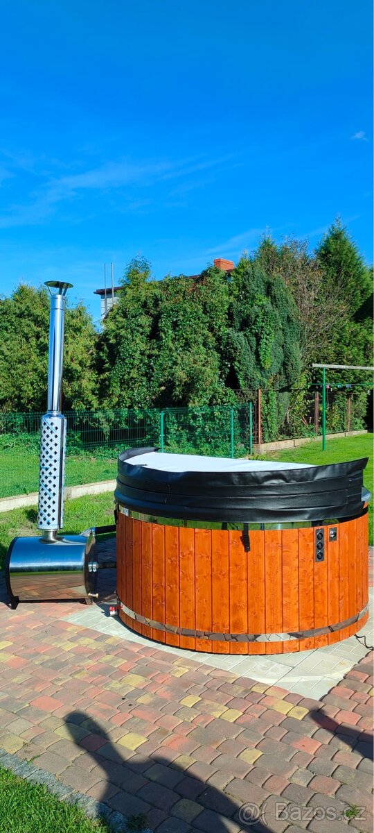 Koupací sud s vířivkou a venkovním ohřevem vody - 2