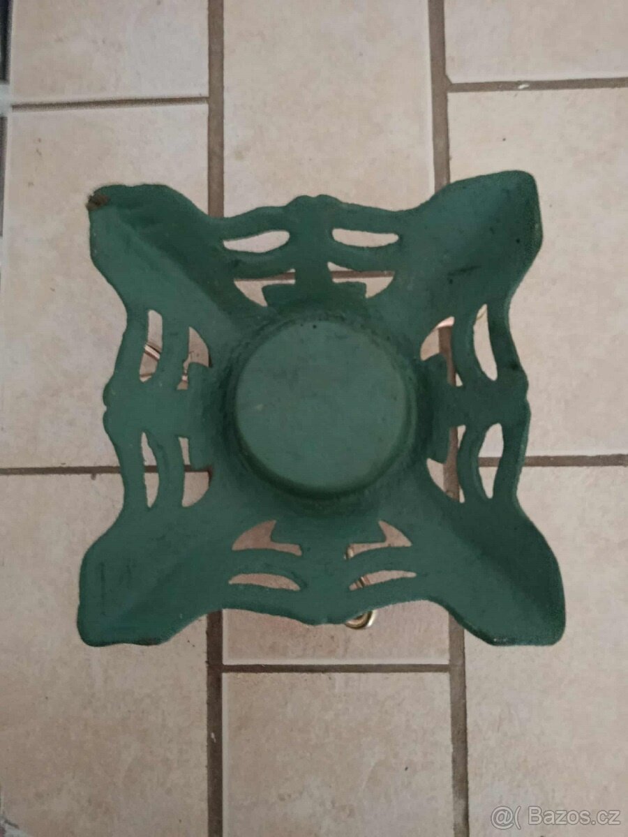 LITINOVÝ STOJÁNEK PRO VÁNOČNÍ STROMEK - 2