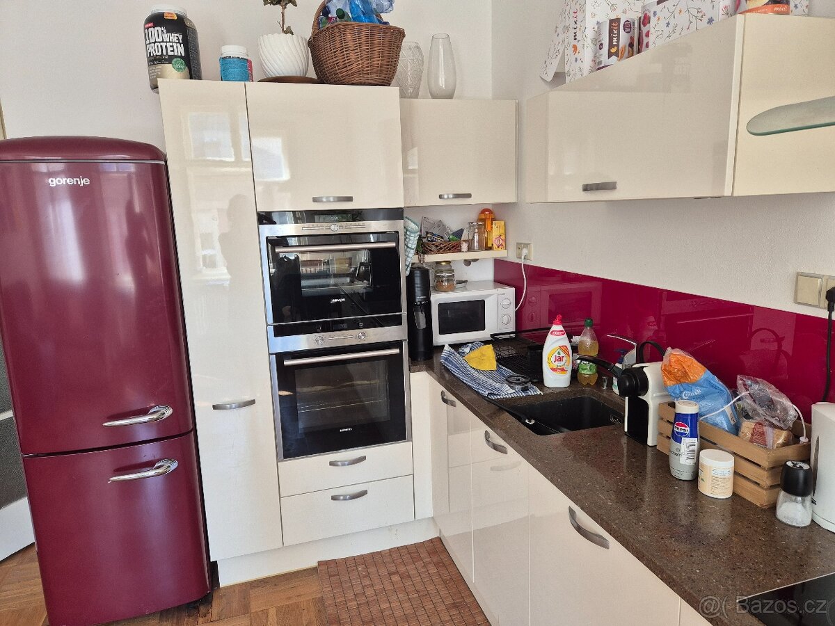 Kuchyně včetně spotřebičů a desky Technistone - 2