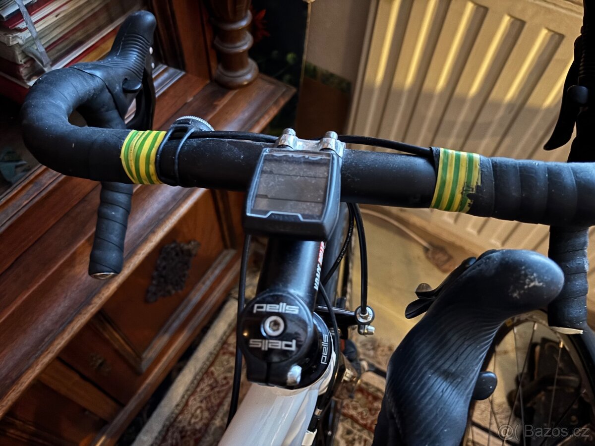 Dvě silniční kola Pells - 2