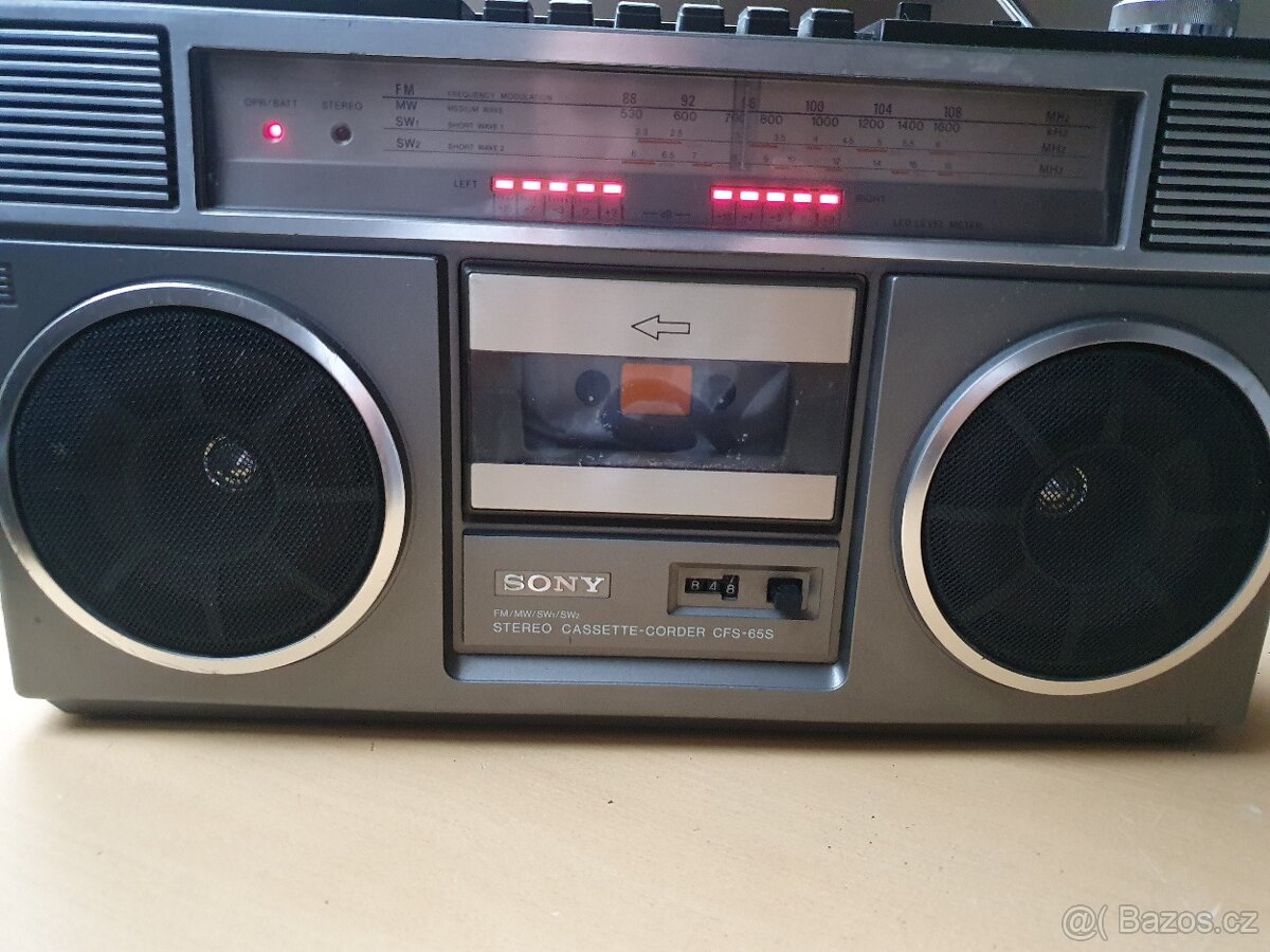 SONY CFS-65S Stereo Radio Cassette Boombox (1980) - 2