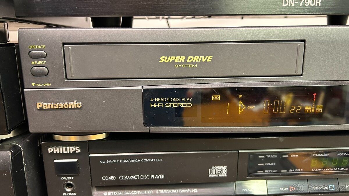 Panasonic NV-HD100 HiFi Stereo, vysoký model + ovladač - 2