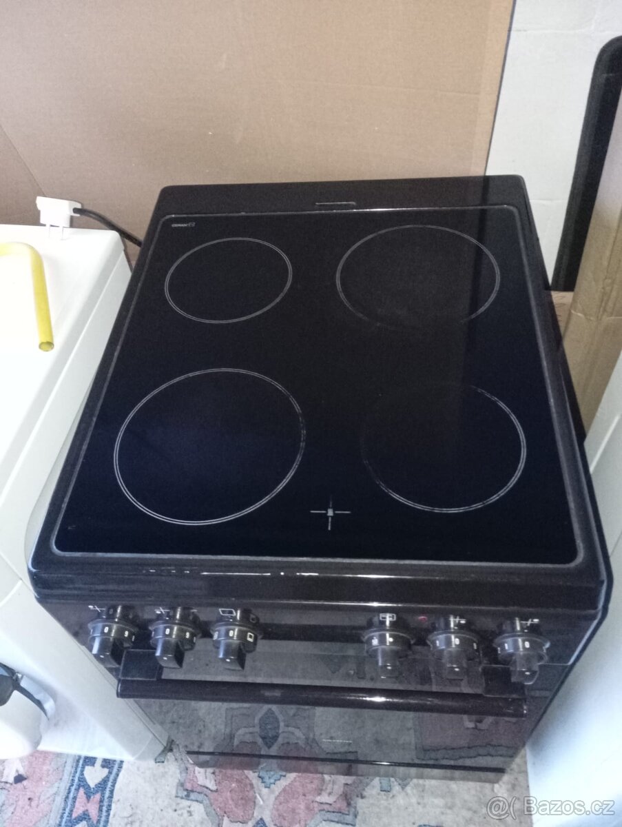 Sklokeramický sporák Siemens, černý, funkční, záruka 2 měsíc - 2