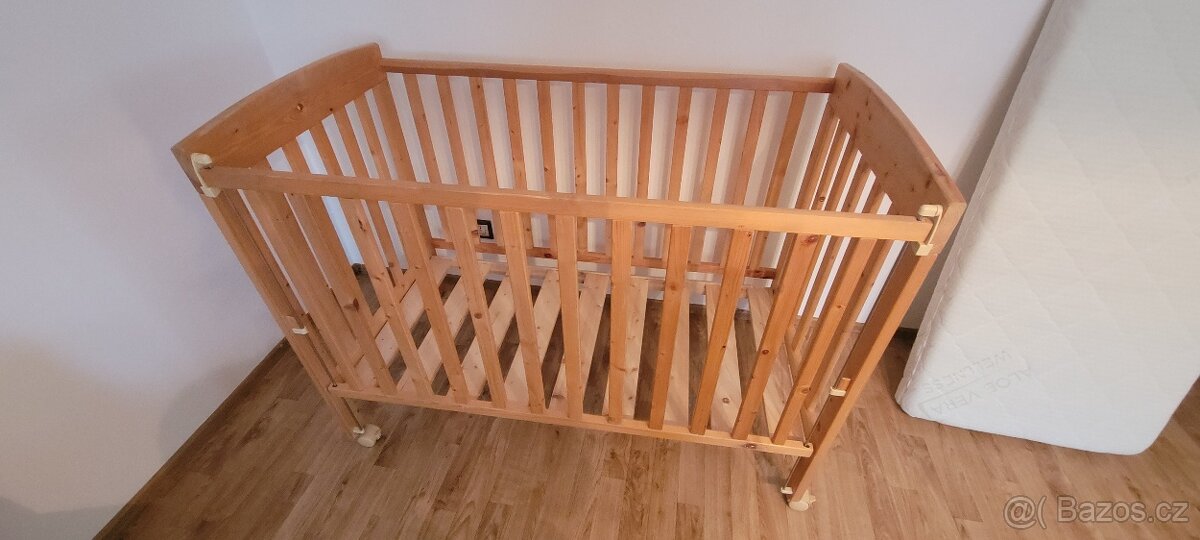 Prodám dětskou postýlku vč.matrace - 2