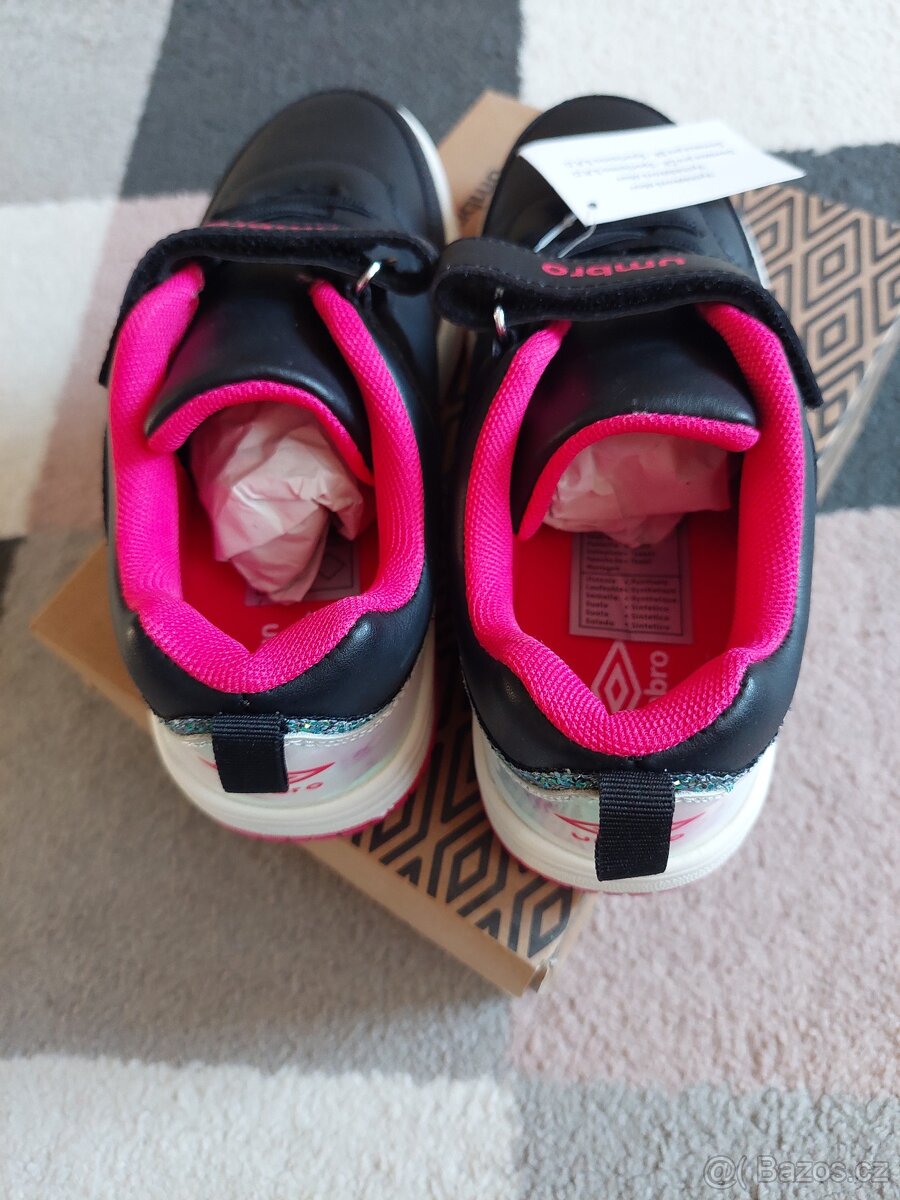 NOVÉ dívčí tenisky UMBRO - 2