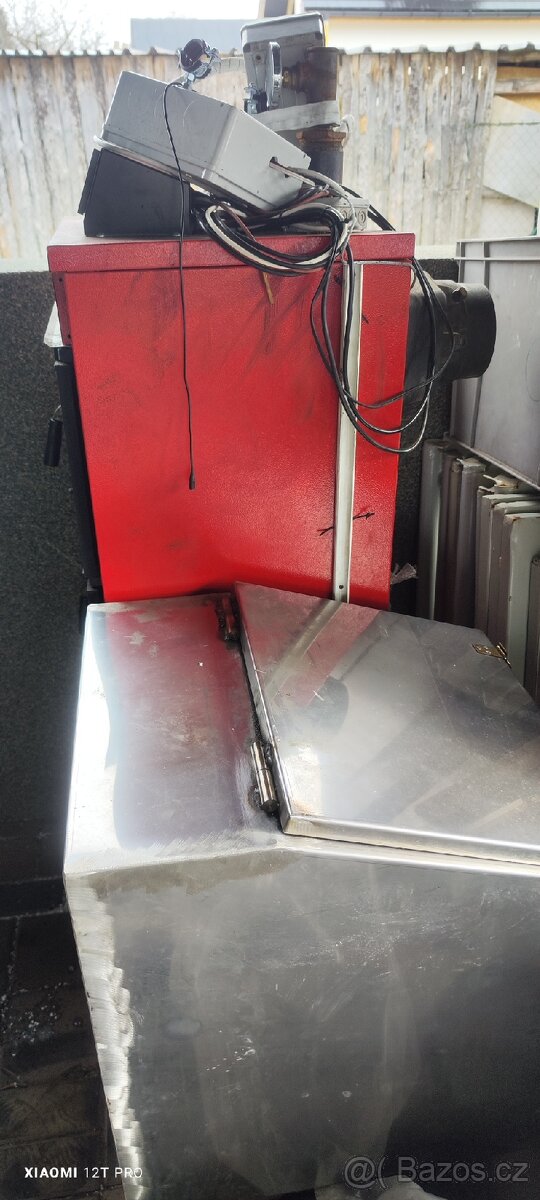 Automatický litinový kotel Attack - 2