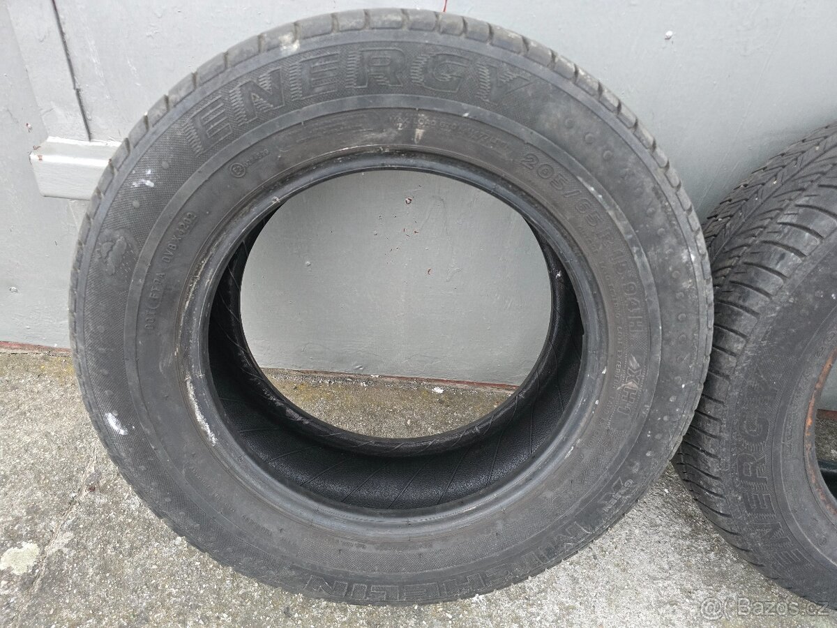 Letní pneu 205/65/15 - 2