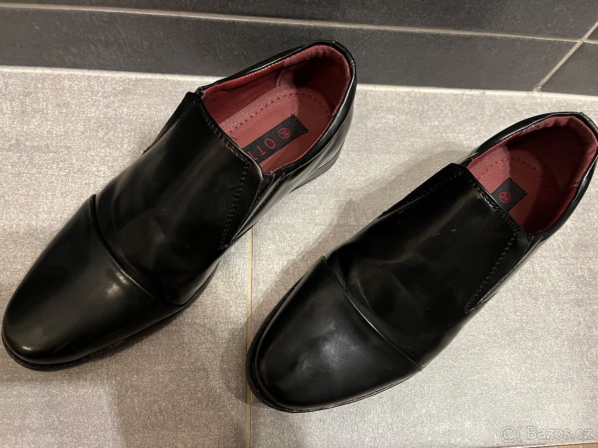 Klučičí lakýrky, veľ 34 - 2