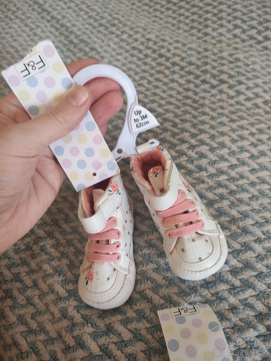 Nové oblečení pro miminko - 2