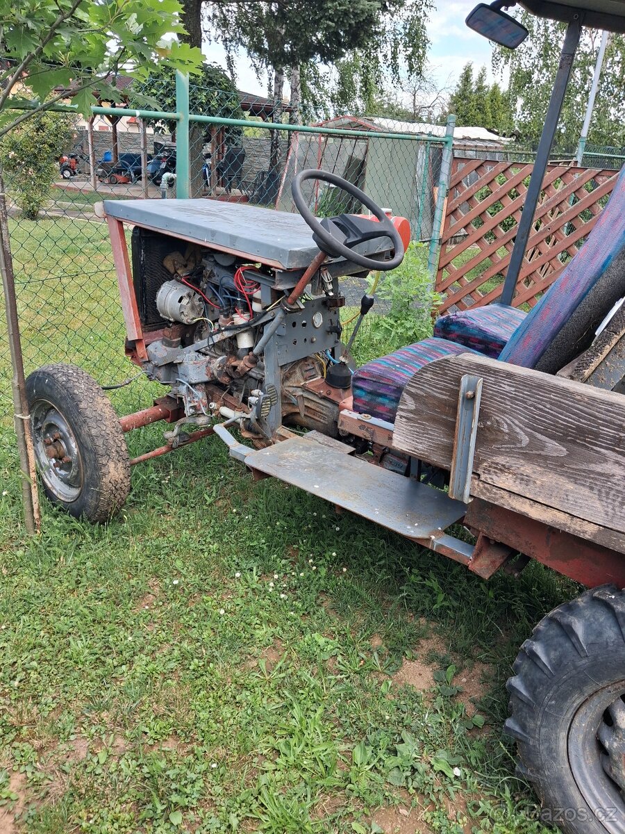 Traktor-domadel,motor Š.Octavia - 2
