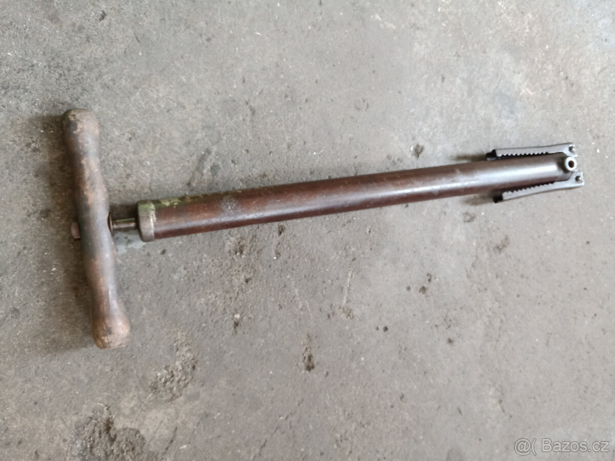 ruční pumpu na autoveterány - 2